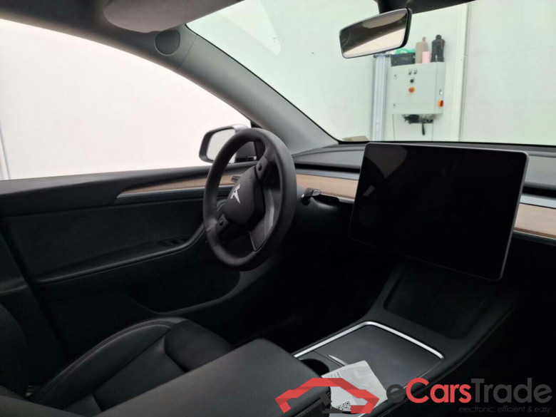 TESLA MODEL Y LONG RANGE AWD AUTOPILOT #3