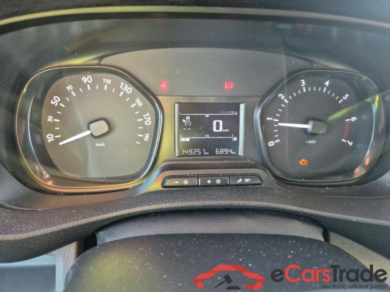 OPEL Vivaro / 2019 / 4P / furgón 1.5 Diésel 88kW (120CV) M Std Express #4