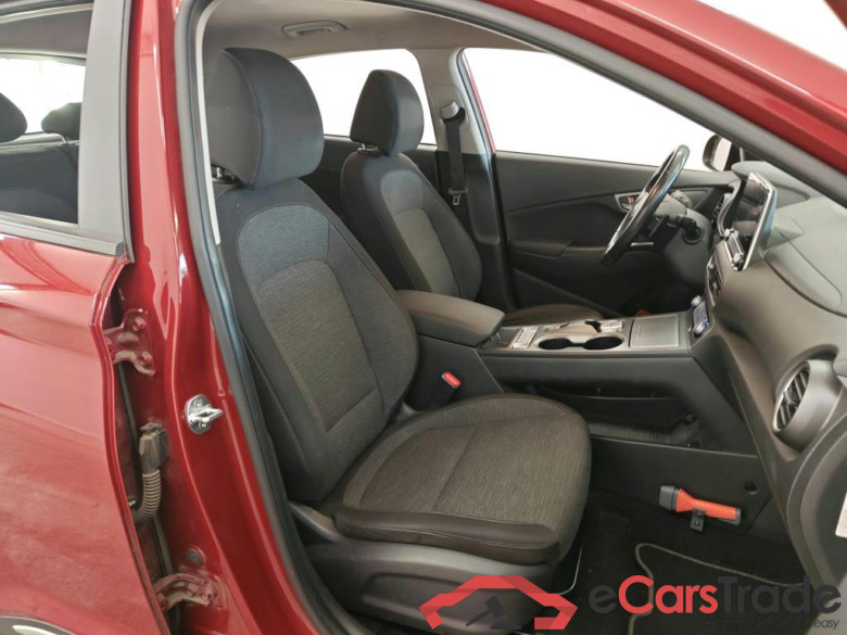 Hyundai KONA Comfort Smart Electric 64 kWh 5d #3