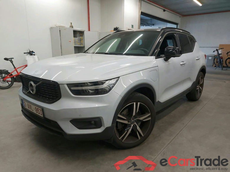 VOLVO - VOL XC40 T5 Recharge 261PK Geartronic R-Design Pack Intellisafe Pro & Tech & Park & 360 Camera * HYBRID *