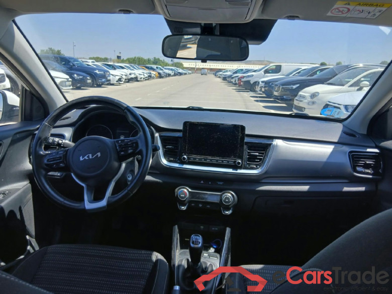 KIA Stonic / 2017 / 5P / todoterreno 1.0 T-GDi 74kW (100CV) MHEV iMT Drive #3