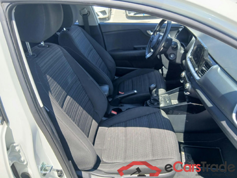 KIA Stonic / 2017 / 5P / todoterreno 1.0 T-GDi 74kW (100CV) MHEV iMT Drive #6