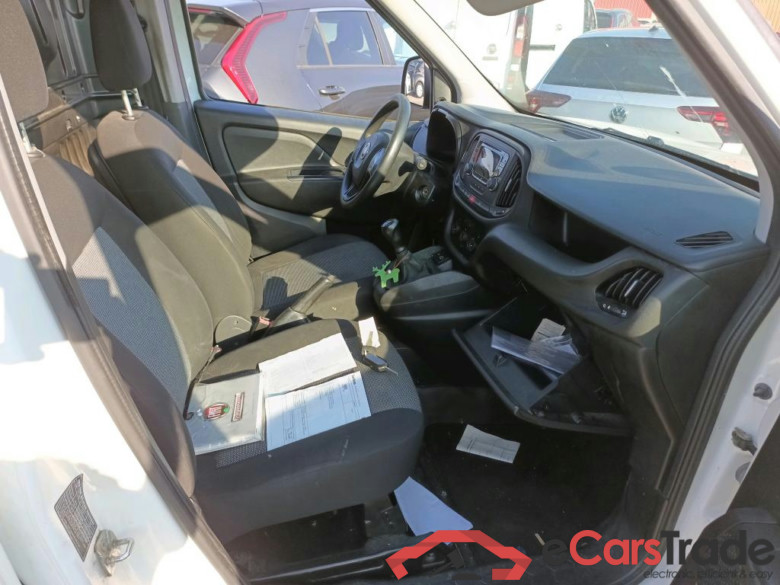 FIAT Doblò Cargo/2015/3P/furgón derivado de turismo Cargo Base 1.3 Multijet 70kW (95CV) #6