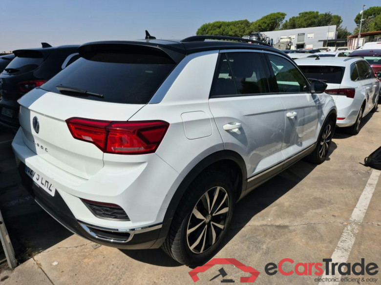 VOLKSWAGEN T-Roc / 2017 / 5P / todoterreno Advance Style 1.0 TSI 85kW (115CV) #2