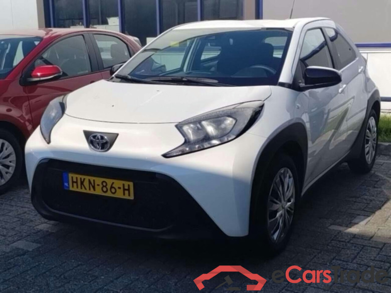 TOYOTA Aygo X 1.0 VVT-i MT Play #1