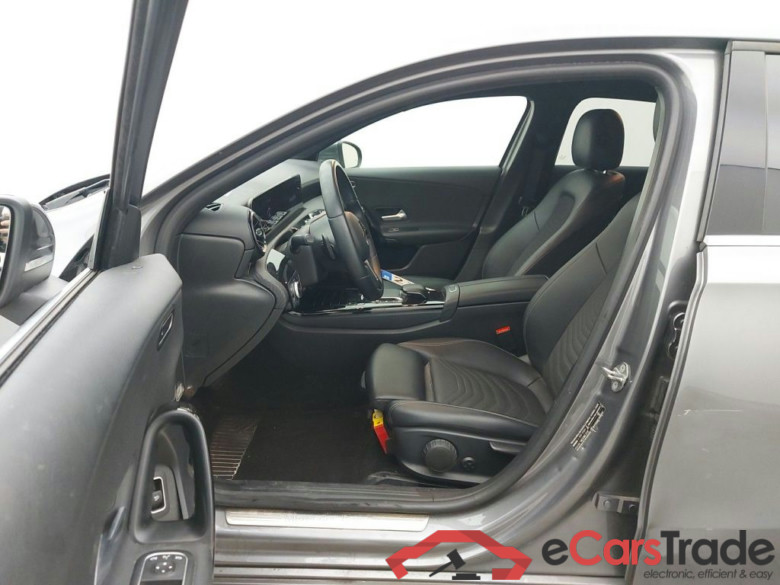 Mercedes-Benz A-Klasse Limousine A 180 d DCT Business Solution 4d #3