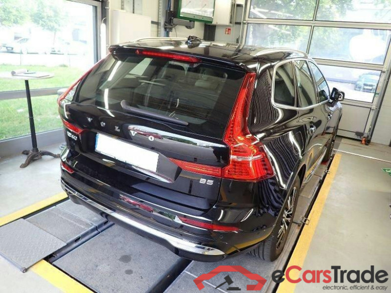 Volvo XC60 (03.2017->) DE - SUV5 B5 (Benzin) 2WD EU6d, Inscription Mild-Hybrid, (Facelift) 2021 - 2022 #3