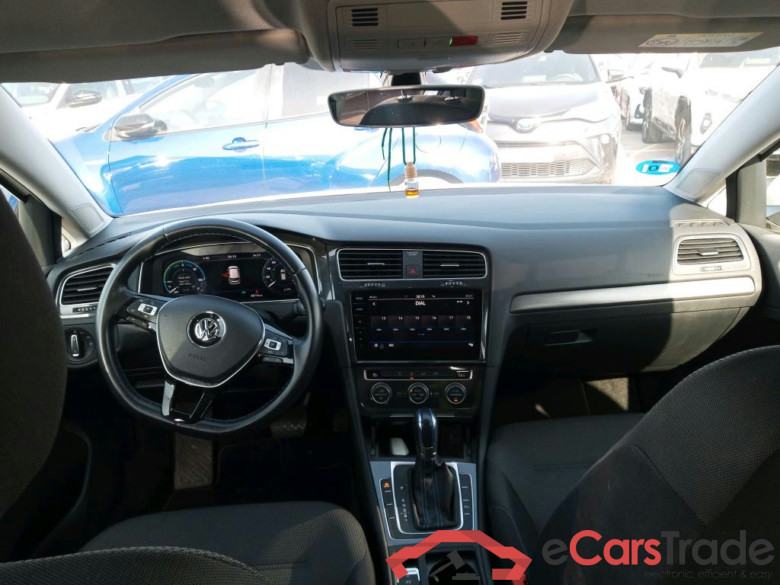 VOLKSWAGEN Golf / 2016 / 5P / berlina con portón e-Golf ePower 110 kW (136CV) #3