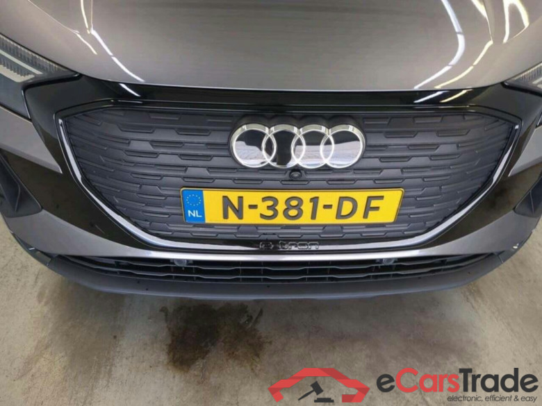 AUDI Q4 e-tron 35 L ed. Adv. 55 kWh #4