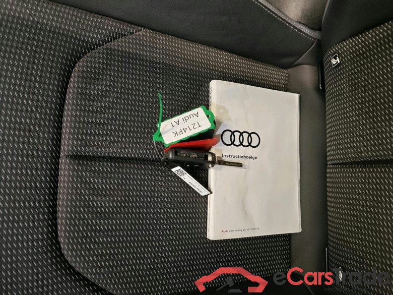 Audi A1 Sportback 30 TFSI S tronic S edition 5d #4