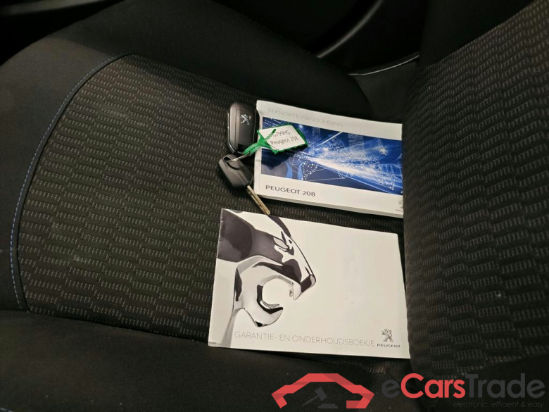 Peugeot 208 Signature 1.2 PureTech 82 5d #4