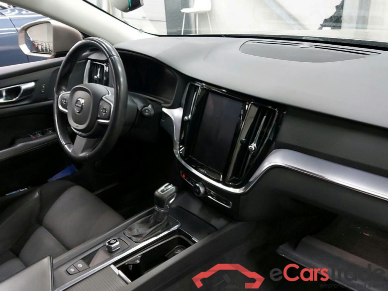 VOLVO - VOL V60 D3 150PK Geartronic Momentum With Climatic & Navigation & Heated Seats & Cruise Control & Park Sensors Front & Rear #3