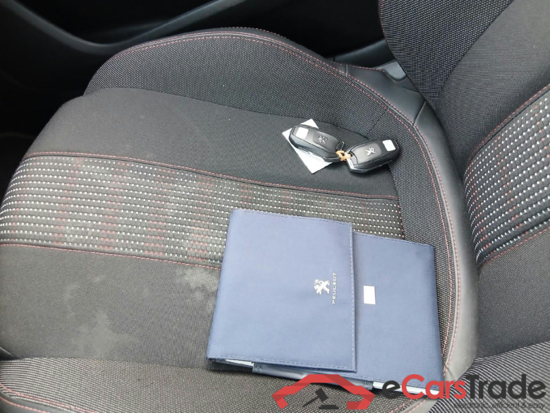 PEUGEOT 308 / 2017 / 5P / berlina con portón GT Line PureTech 130 S&S EAT8 #5