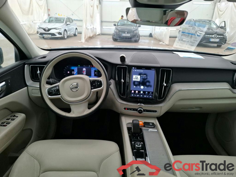 VOLVO XC60 / 2021 / 5P / SUV Recharge T6 350 Geartronic 8 Start #5