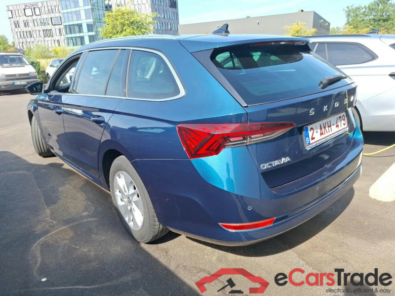 SKODA OCTAVIA COMBI 2.0 CRTDI 110KW DSG7 AMBITION #3