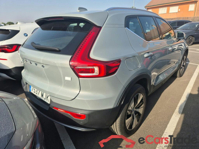 VOLVO XC40 / 2021 / 5P / todoterreno 1.5 T4 Recharge PHEV Core Auto #2