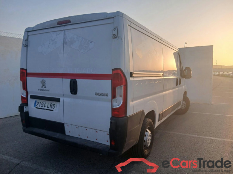 PEUGEOT Boxer / 2014 / 4P / furgón 333 L2 H1 BHDI 103kW (140CV) S&S 6 V. M (AC) #2