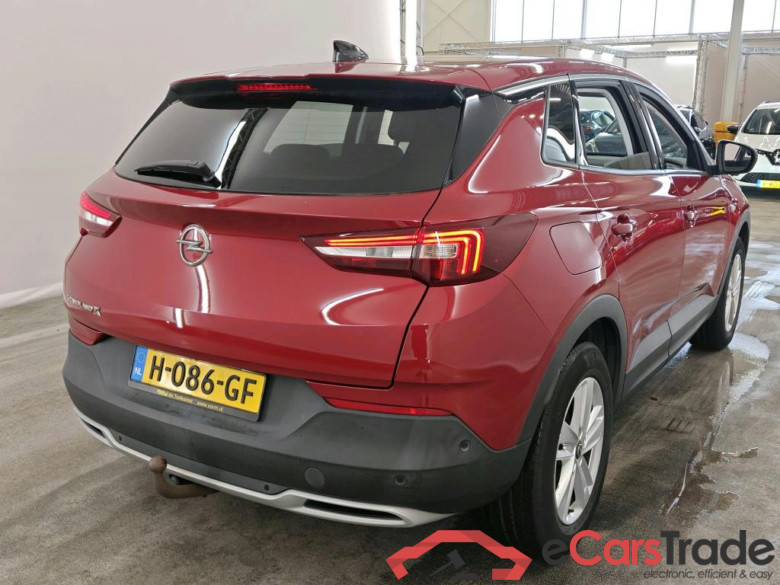 Opel Grandland X 1.2 Turbo S&S 96kW Bus. Executive Auto 5d #2