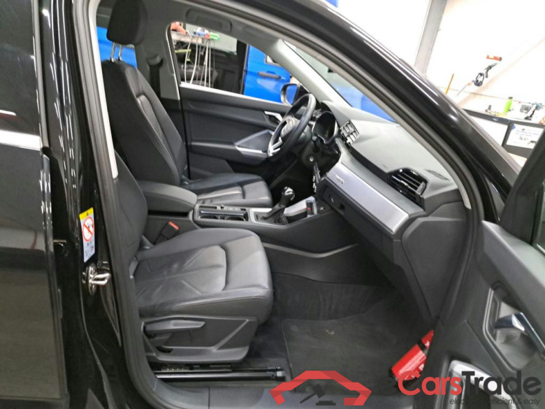 AUDI - AUD Q3 SB 45 TFSI e 245PK S-Tronic Pack Platinum With Heated Seats & Adaptive Cruise & Rear Camera & Towing Hook #3
