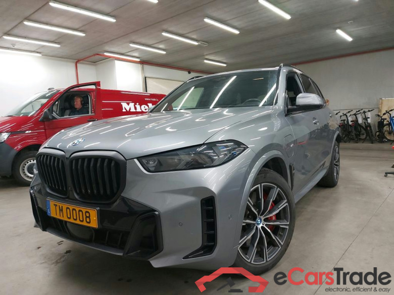 BMW - BMW X5 xDrive50e 489PK M SPORT Pro & Pack Innovation & Driving Assistant Professional & Harman Kardon & Parkign Assistant Pro &  20 Inch  * HYBRID *