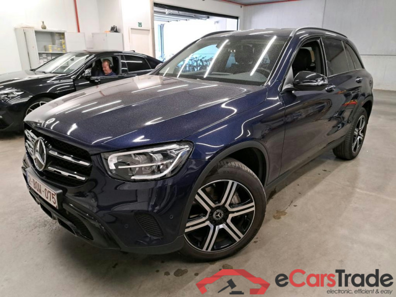 MERCEDES - MER GLC 300 de 306PK DCT 4MATIC Pack Premium With Heated Seats Front & Rear & Night & Keyless & Burmester Sound & Parking Pack & Camera & Towing Hook With ESP  * HYBRID * #1
