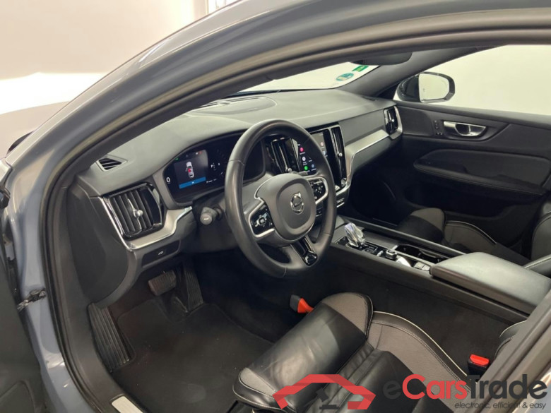 VOLVO V60 2.0 B4 Plus Dark #5