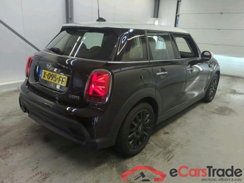 Mini 5-deurs 1.5 Cooper Camden #2
