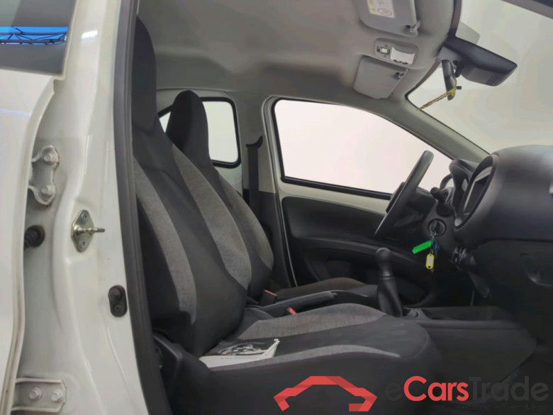 Toyota AYGO X 1.0 VVT-i MT 5d #3