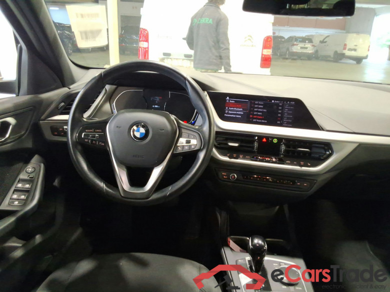 BMW 1 SERIES HATCH 1.5 116IA (80KW) #6