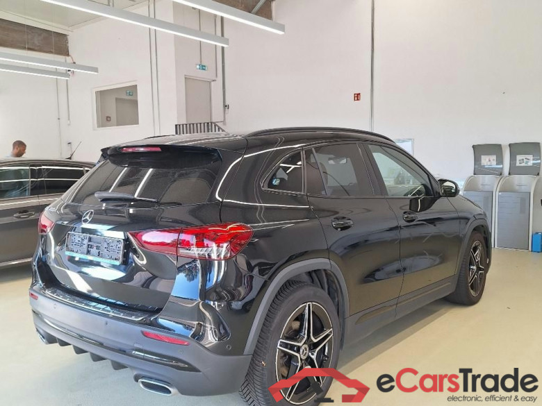Mercedes GLA 200d AMG Night Aut. LED Widescreen Ambient Navi 1/2 Sport-Leather-Alcantara KeylessGo Camera Klima PDC ... #4