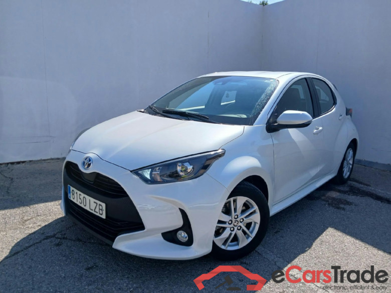 TOYOTA Yaris / 2020 / 5P / berlina con portón 1.5 120H Active Tech #1