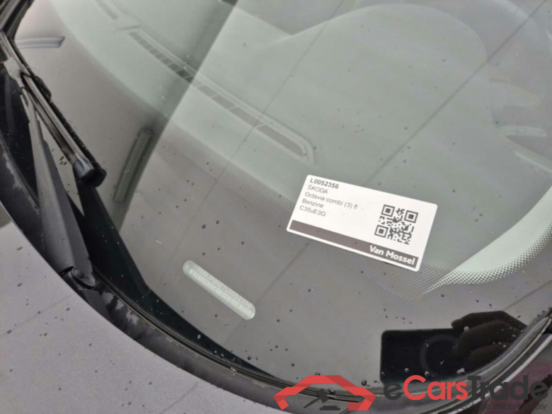 SKODA Octavia Combi 1.5 TSI Bns Edition DSG #5