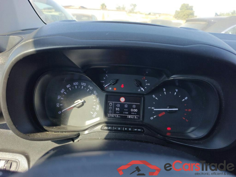 CITROEN Berlingo / 2018 / 4P / monovolumen compacto Talla M BlueHDi 100 S&S LIVE #4