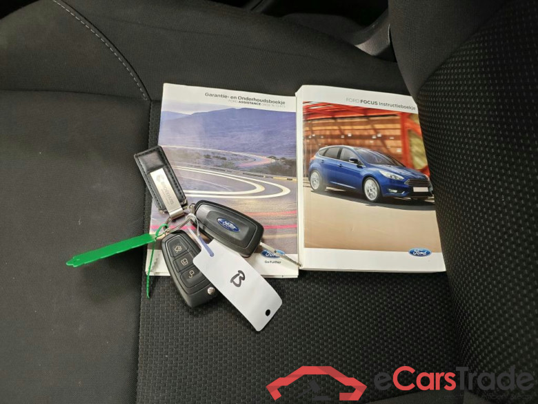 Ford Focus 1.0 EcoBoost Lease Edition 100 pk Wagon 5d #4