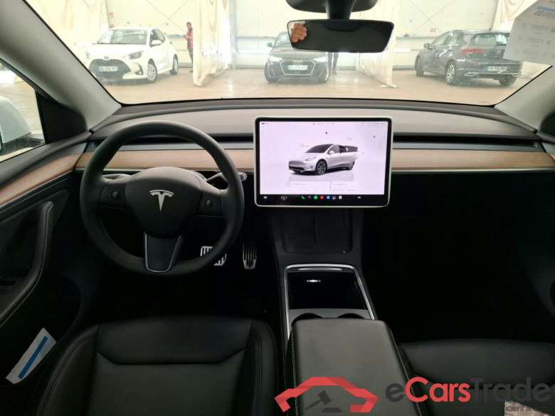 TESLA Model Y / 2020 / 5P / SUV Grande Autonomie RWD #6