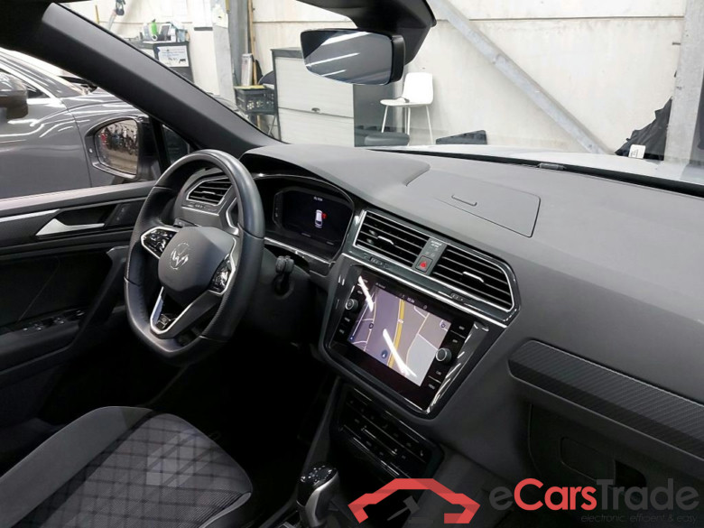 VOLKSWAGEN - VW  TIGUAN 1.4 eHybrid 245PK DSG R-Line With Climatic & Navigation & Heated Seats & Pano Roof & Towing Hook     *  HYBRID *    ***   NO COC AVAILABLE  -  OHNR COC DOC  !  *** #3