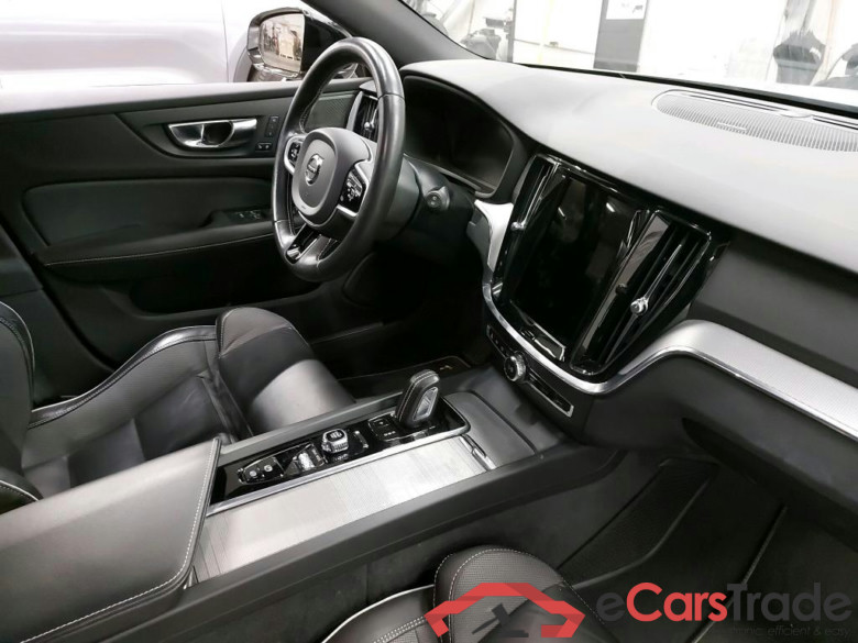 VOLVO - VOL V60 B3 163PK Geartronic R-Design With Nappa Leather Sport Seats & Winter & Intellisafe Surround & Tech & Park Assist Pack & 19 Inch Alloy  * PETROL * #3