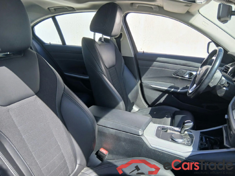 BMW Serie 3 / 2018 / 4P / sedán 318d Auto. #6
