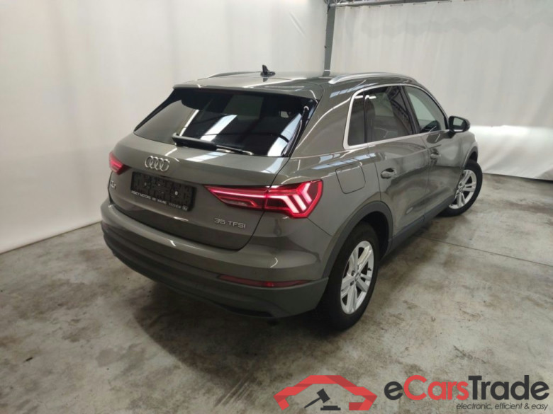 Audi Q3 35 TFSI S tronic 5d #4