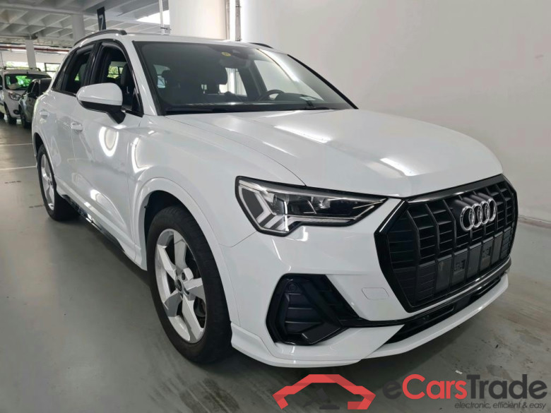 AUDI Q3 1.4 45 TFSI E S TRONIC S LINE #2