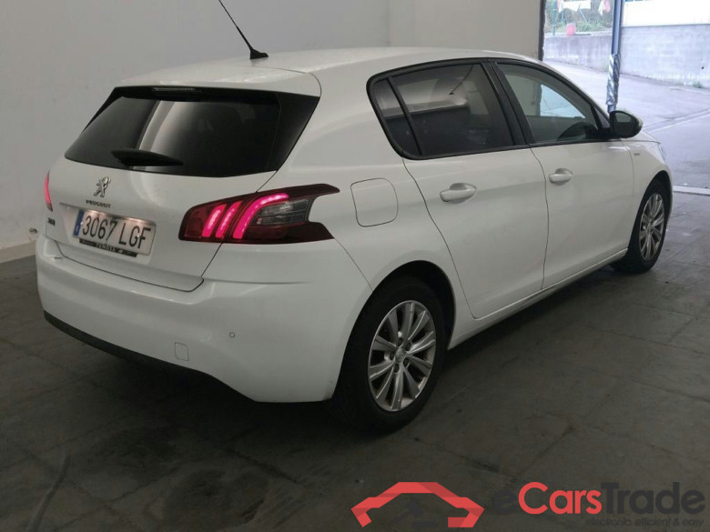 PEUGEOT 308 / 2017 / 5P / berlina con portón 5P Style BlueHDi 100 S&S 6 Vel. MAN #2