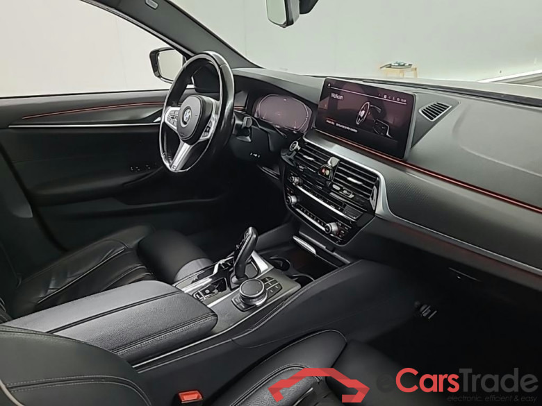 BMW 5-serie Touring 518dA Business Edition Plus 5D 110kW #6