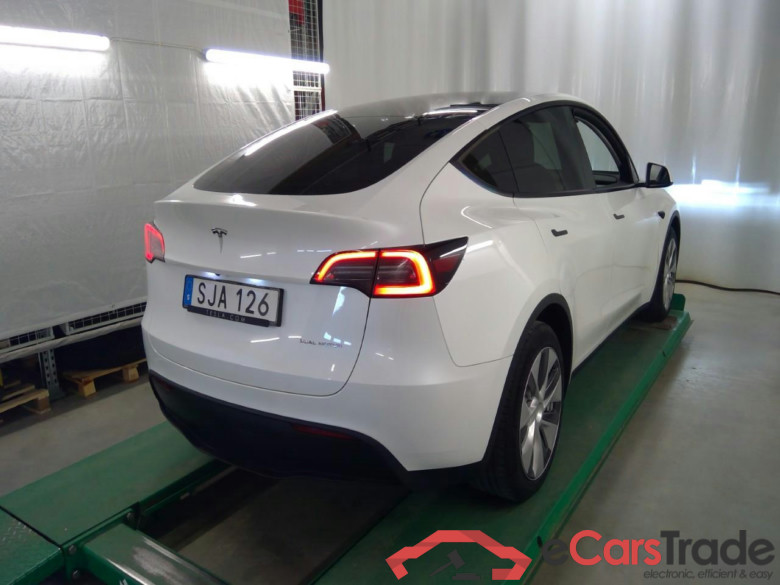 Tesla Model Y Long-Range AWD #3