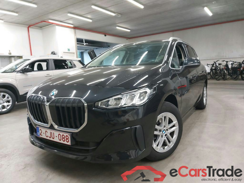 BMW - BMW 2 ACTIVE TOURER 218dA 136PK With Climatic & Navigation & Heated Sport Seats & Travel Pack & Pano Roof