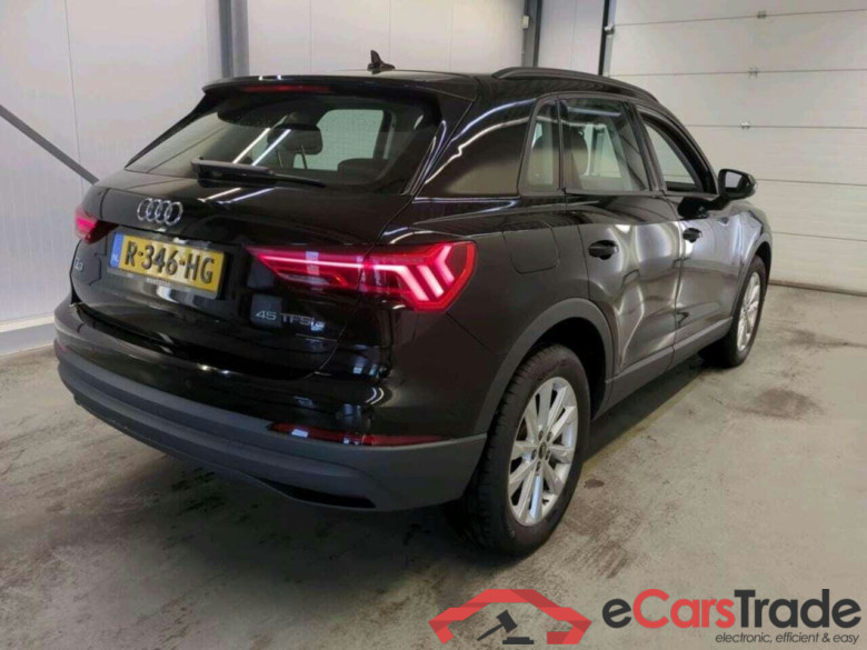 AUDI Q3 45 TFSI e Adv Editi. #2