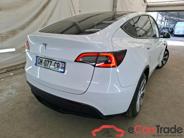 TESLA Model Y / 2021 / 5P / SUV RWD #4