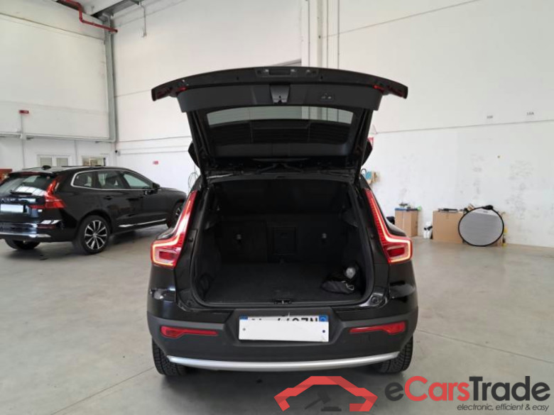 VOLVO XC40 / 2021 / 5P / SUV T4 RECHARGE PLUG-IN AUTO CORE #5