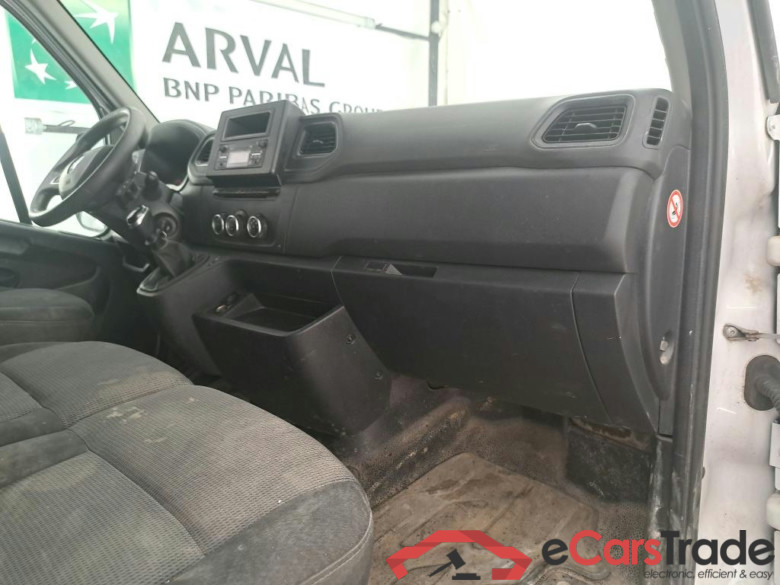 RENAULT Master / 2019 / 4P / Fourgon tôlé FG Tr GCF F3300 L2H2 dCi 135 #5