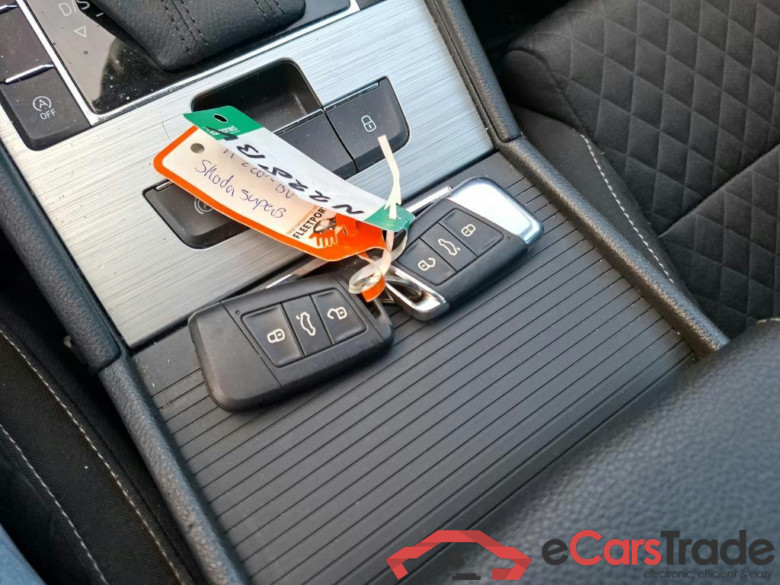 SKODA Superb Combi 110 kW #6