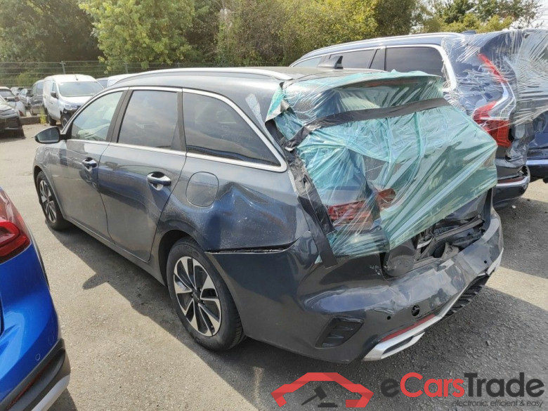 KIA cee'd Sportswagon Business Line 1.6 GDi PHEV DCT 5d !! Damaged Car !!! #3